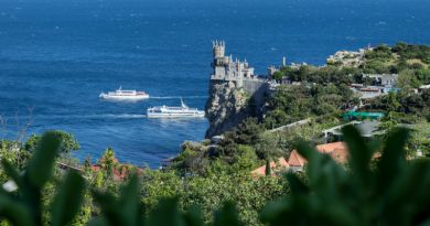 Визуальное знакомство с локацией: Смотровая Ласточкино Гнездо